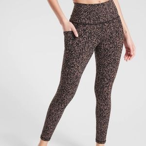 Athleta Salutation Stash Pocket Gravel tight, XS